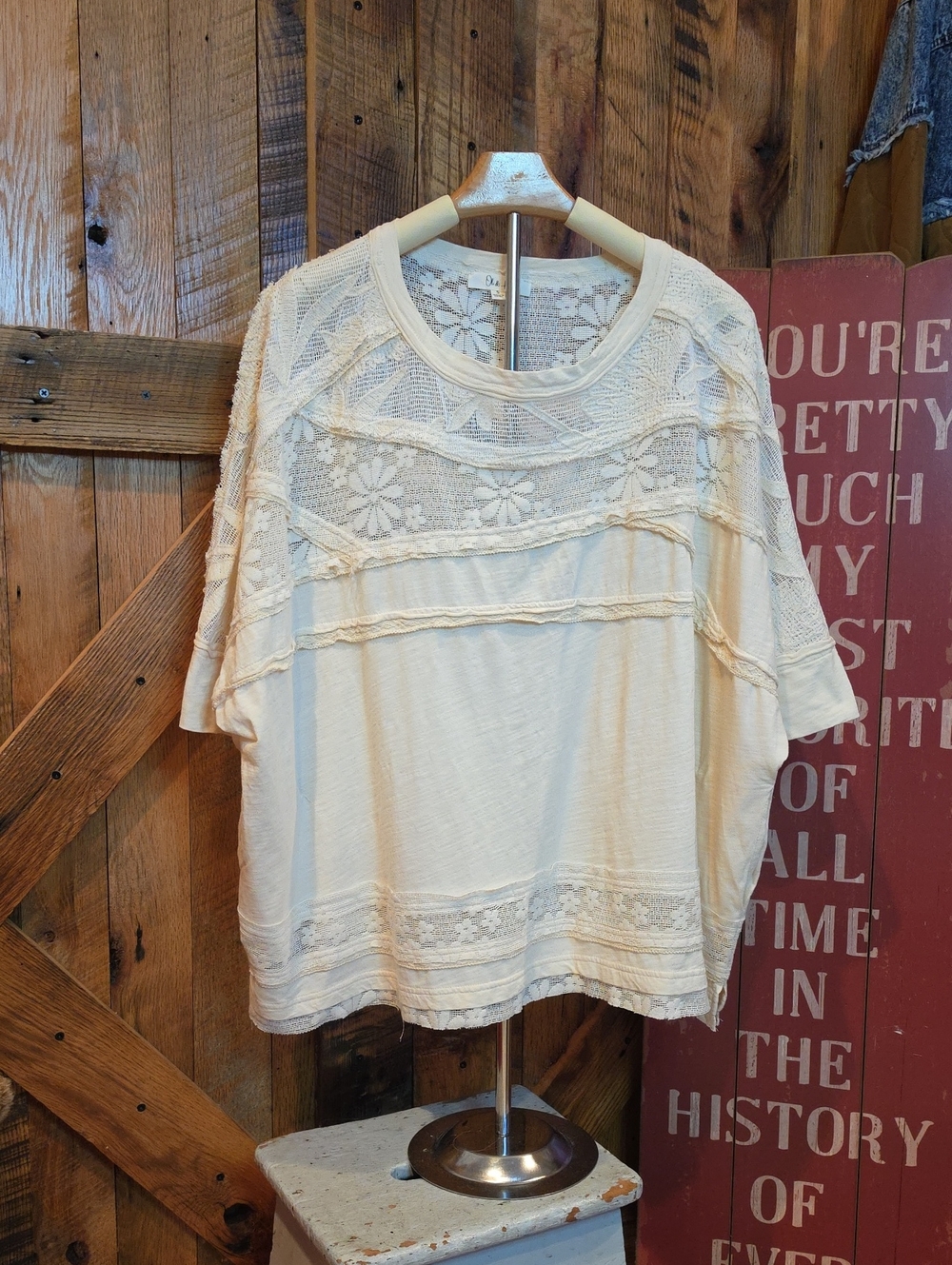 093p Oli & Hali Cream Lace-Panel Tunic Top
